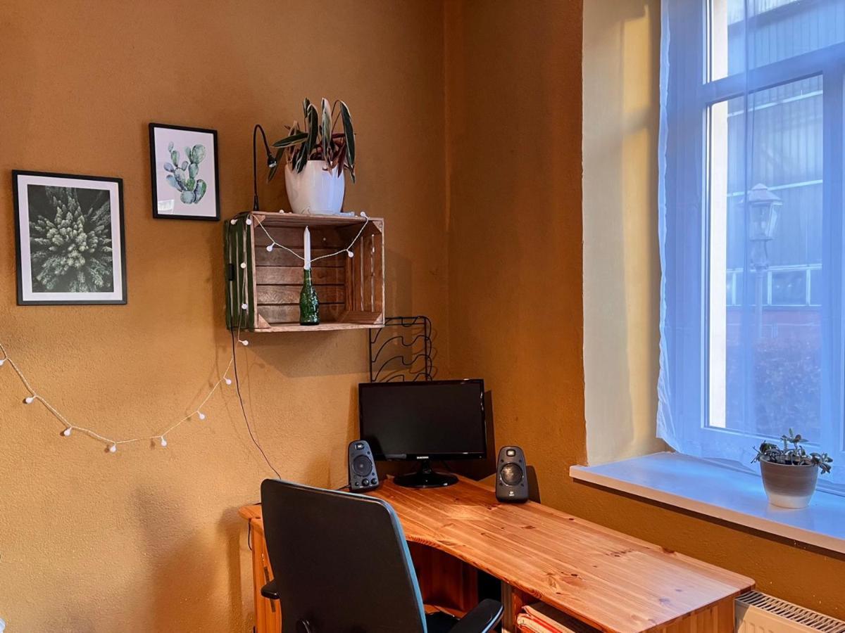 Gemutliche Oase - Tv, Beamer, Kuche Fur 4 Personen Apartment เดรสเดน ภายนอก รูปภาพ